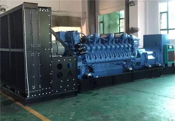 4台大型柴油发电机组1200kw和1500KW